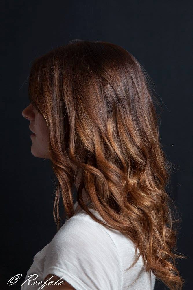 Langt bølget hår med varm balayage